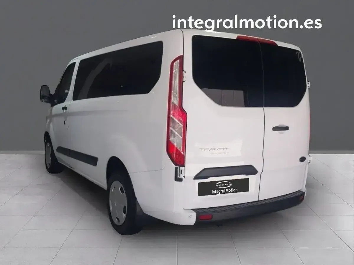 Usado Ford Transit Custom Trend 130 CV (95 kW) 2023 Blanco Familiar