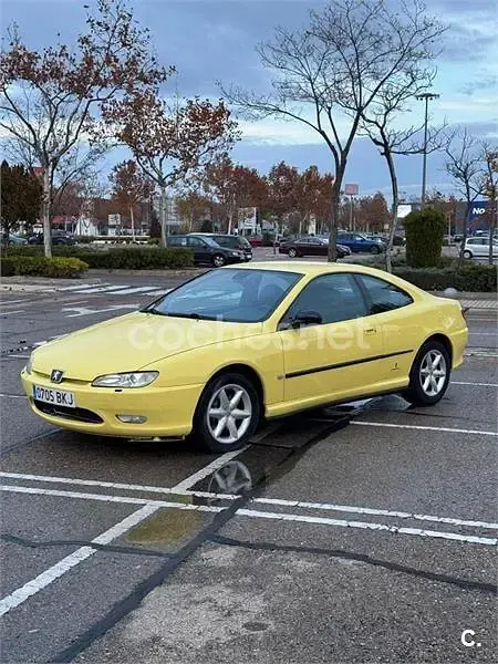 Usado Peugeot 406 Coupe 194 CV (142 kW) 2001 Amarillo Coupe