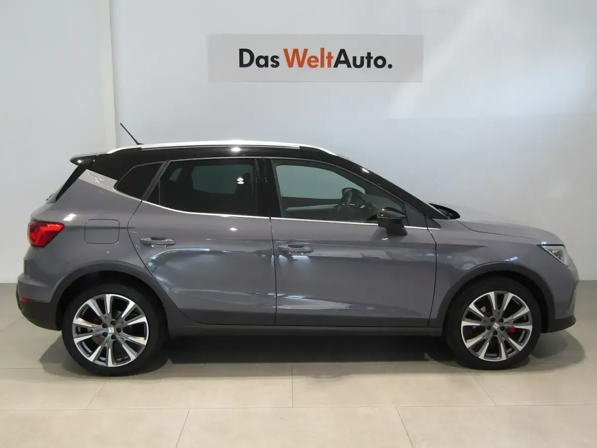 Usado Seat Arona FR 115 CV (84 kW) 2025 Gris SUV