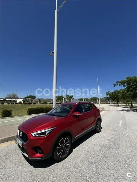 Usado MG ZS Luxury 106 CV (77 kW) 2023 Rojo SUV