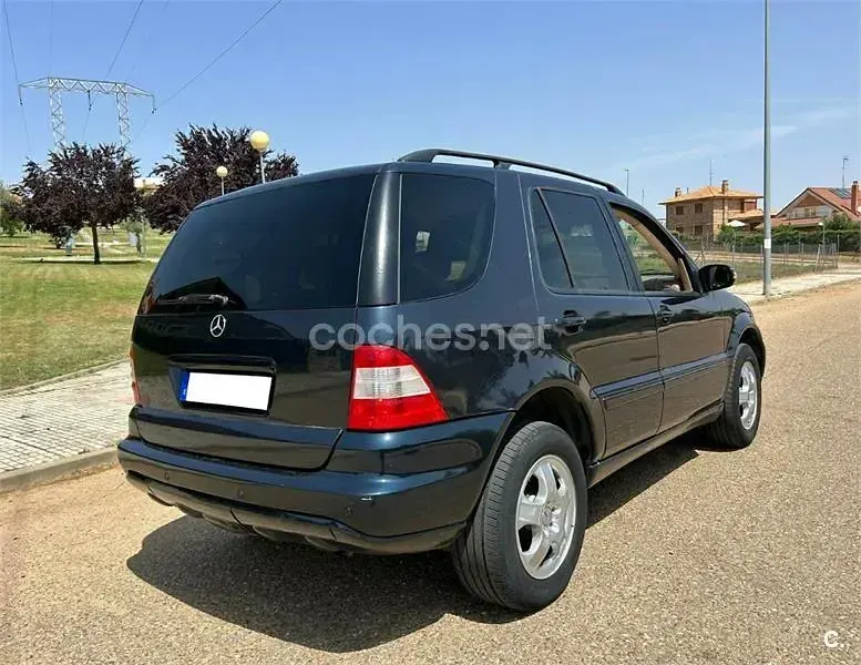Usado Mercedes ML320 218 CV (160 kW) 2002 Azul SUV