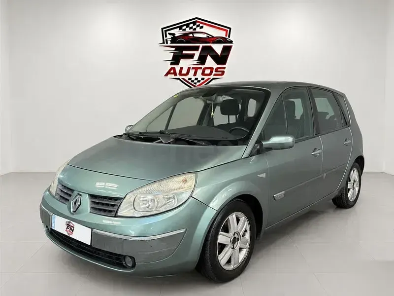 Usado Renault Scénic Privilege 120 CV (88 kW) 2004 Verde Monovolumen