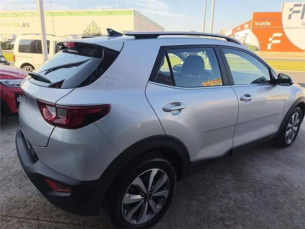 Usado Kia Stonic 101 CV (74 kW) 2024 SUV