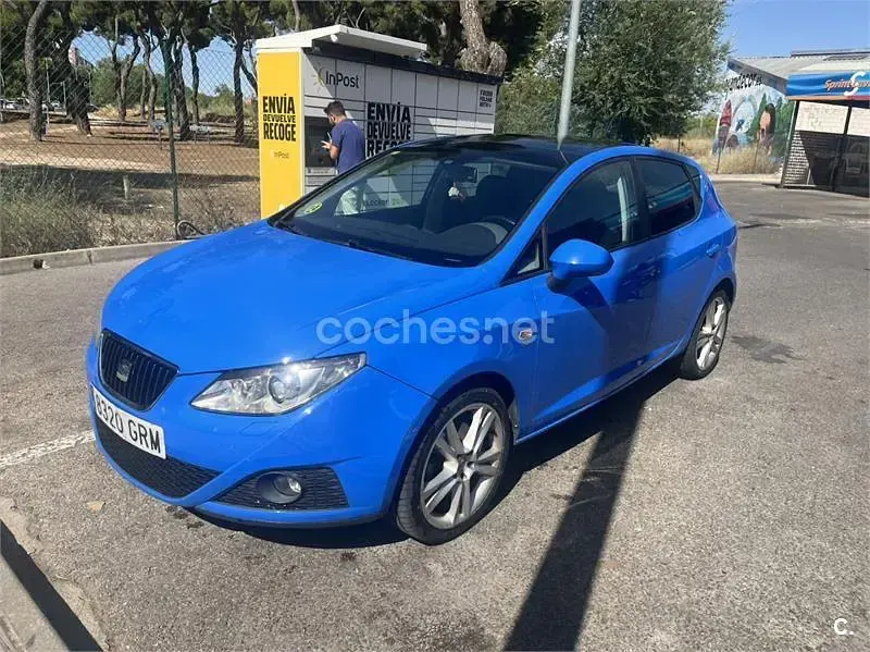 Usado Seat Ibiza Reference 105 CV (77 kW) 2009 Azul Berlina