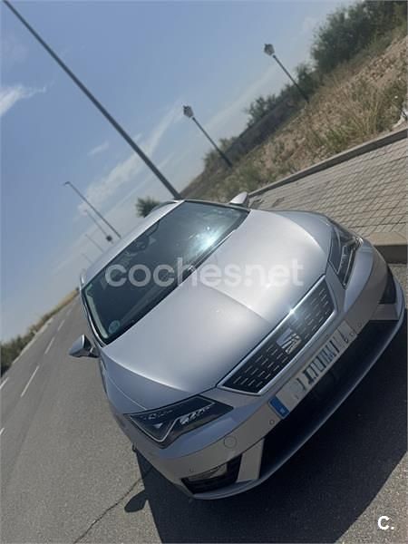Usado Seat Leon ST 150 CV (110 kW) 2020 Gris / plata Familiar