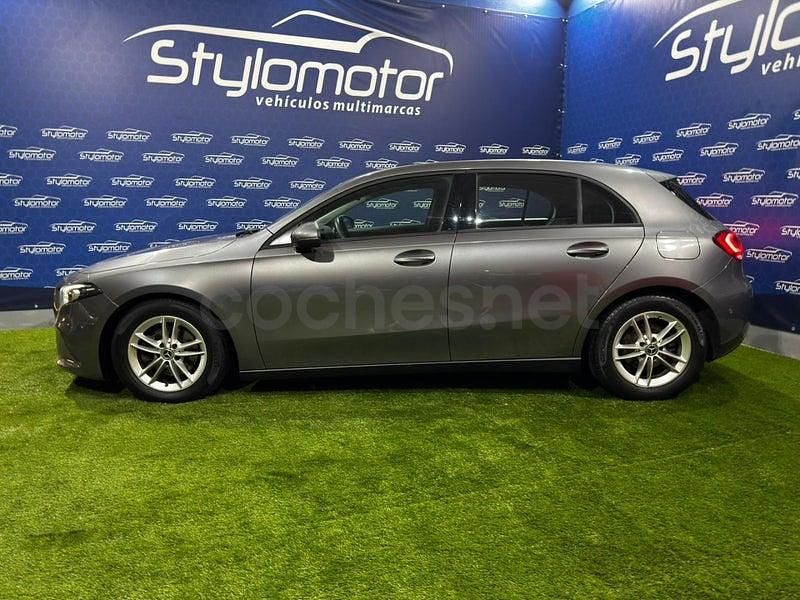 Usado Mercedes A180 116 CV (85 kW) 2020 Gris / plata Berlina