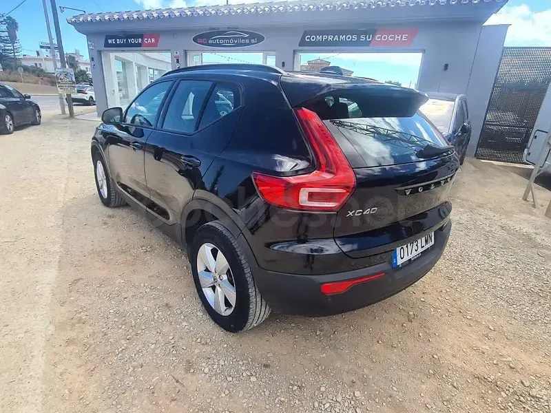 Usado Volvo XC40 129 CV (94 kW) 2021 Negro SUV