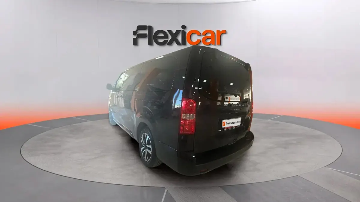 Usado Peugeot Traveller Business-Line 180 CV (132 kW) 2024 Negro Monovolumen