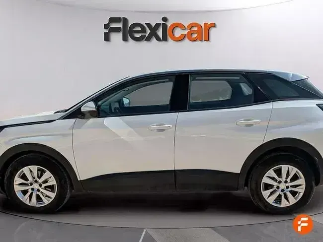 Usado Peugeot 3008 Active 130 CV (95 kW) 2021 Blanco SUV