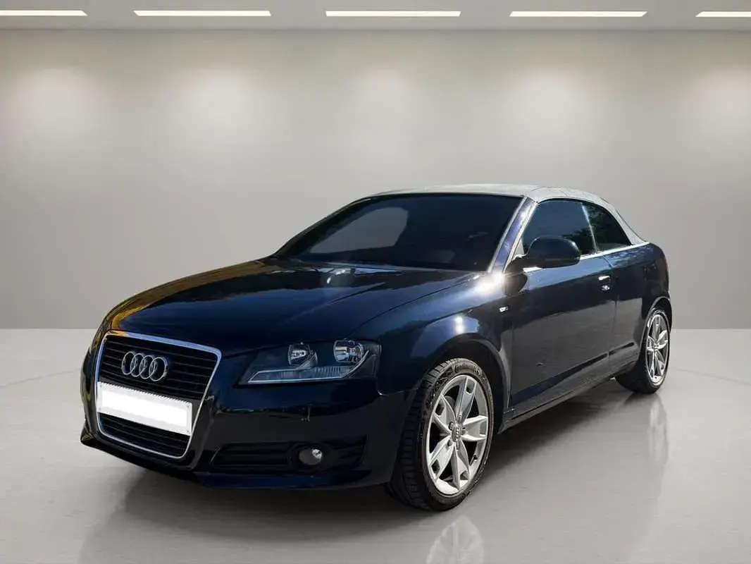 Usado Audi A3 Cabriolet Attraction 140 CV (102 kW) 2010 Azul Descapotable