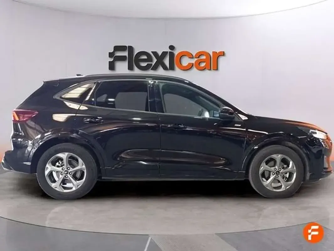 Usado Ford Kuga ST-Line 150 CV (110 kW) 2025 Negro SUV