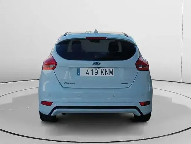 Usado Ford Focus ST-Line 125 CV (91 kW) 2018 Blanco Berlina
