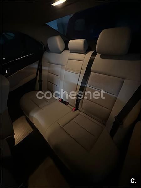 Usado Mercedes E350 306 CV (225 kW) 2010 Negro Berlina