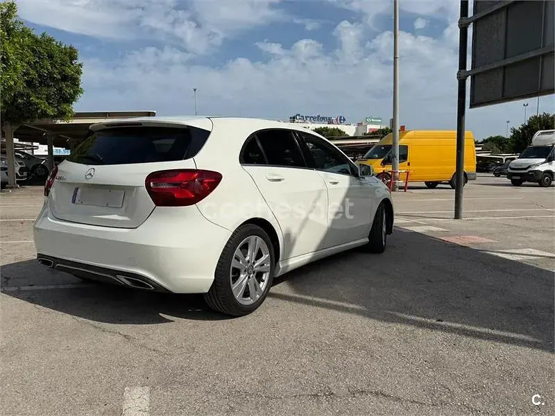 Usado Mercedes A200 136 CV (100 kW) 2017 Blanco Berlina