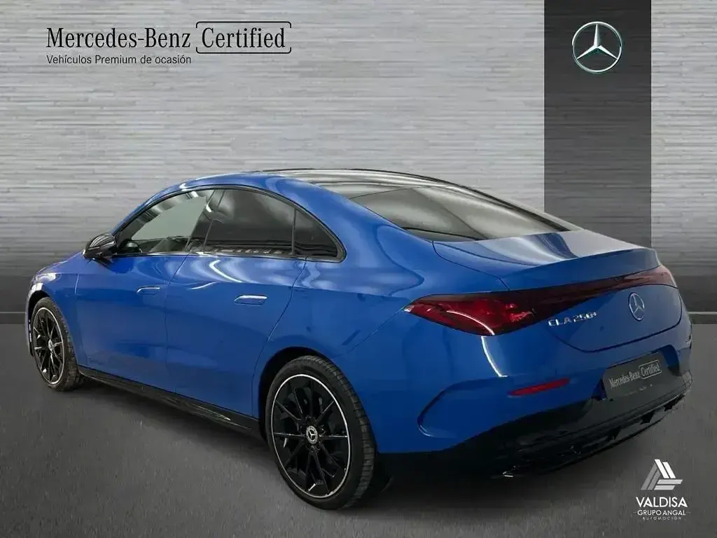 Usado Mercedes CLA 250+ 200 kW (272 CV) 2025 Azul Berlina