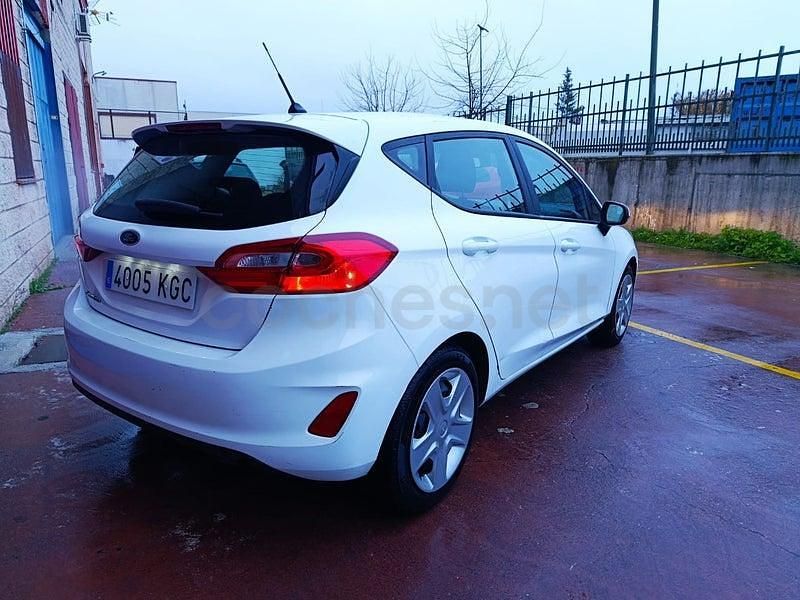Blanco Usado 2018 Ford Fiesta Trend Utilitario | 5999 € (Super precio) - Imagen 1/4