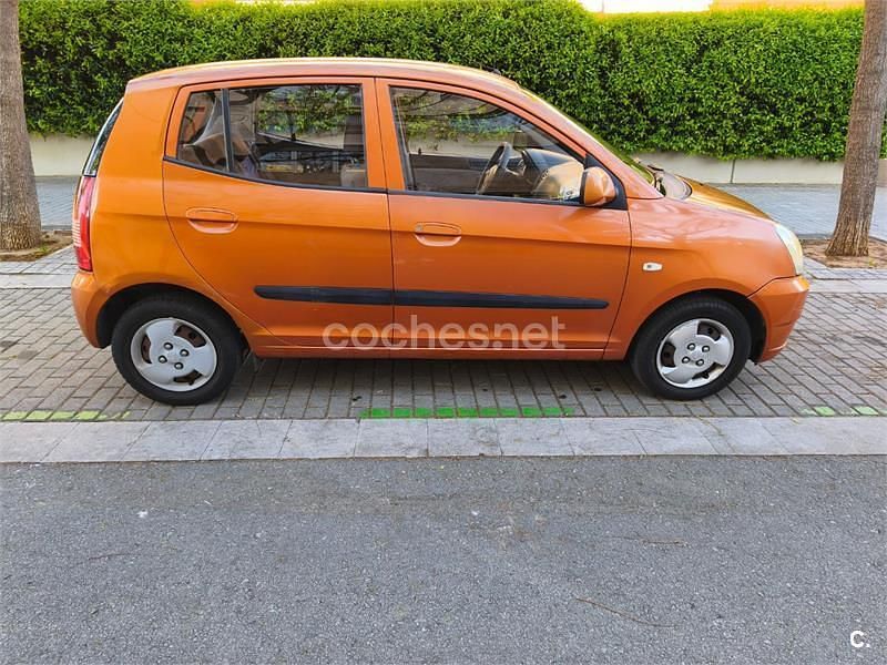 Usado Kia Picanto LX 65 CV (47 kW) 2005 Granate Utilitario
