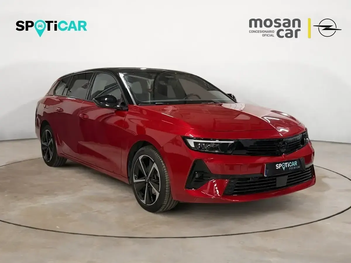 Usado Opel Astra 136 HP (100 kW) 2025 Vermelho Carrinha