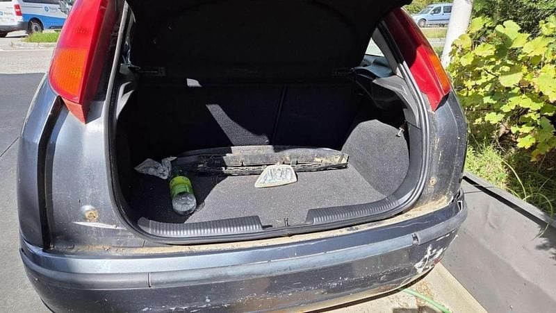 Usado Ford Focus Trend 101 CV (74 kW) 2002 Azul Utilitario