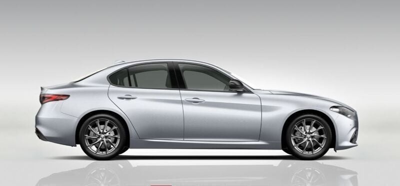 Usado Alfa Romeo Giulia Sprint Sprint 160 CV (117 kW) 2023 Gris Coupe