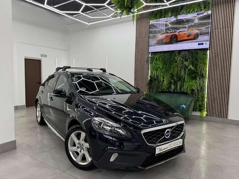 Negro Usado 2013 Volvo V40 Summum Utilitario | 10.990 € (Un poco caro) - Imagen 1/4