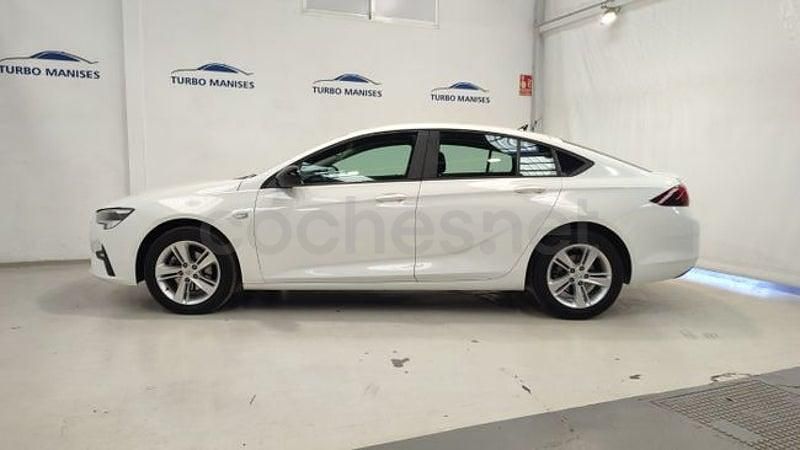 Usado Opel Insignia Edition 122 CV (89 kW) 2021 Blanco Berlina