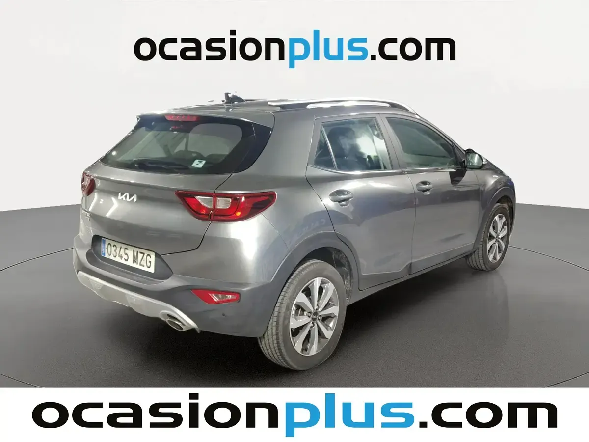 Usado Kia Stonic 101 CV (74 kW) 2025 Gris SUV