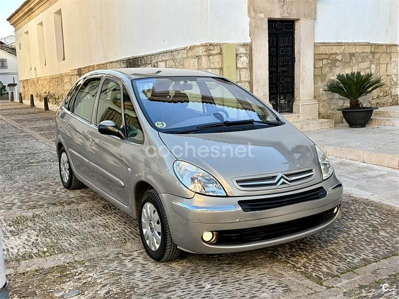 Usado Citroën Xsara Picasso Exclusive 92 CV (67 kW) 2007 Beige Monovolumen