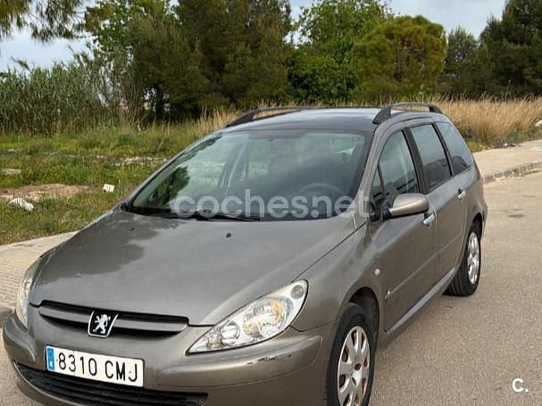 Usado Peugeot 307 143 CV (105 kW) 2005 Beige Familiar