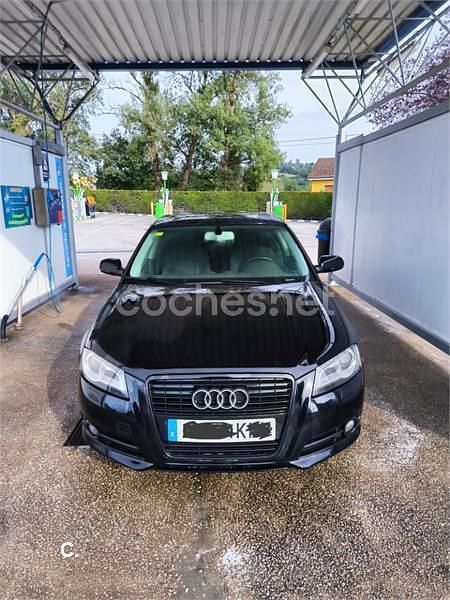 Negro Usado 2010 Audi A3 Sportback Attraction Utilitario | 8599 € (Precio justo) - Imagen 1/4
