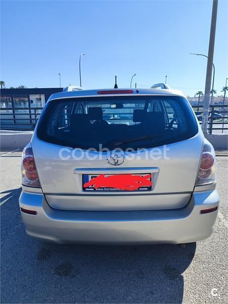 Usado Toyota Corolla Verso Sol 129 CV (94 kW) 2005 Gris / plata Monovolumen