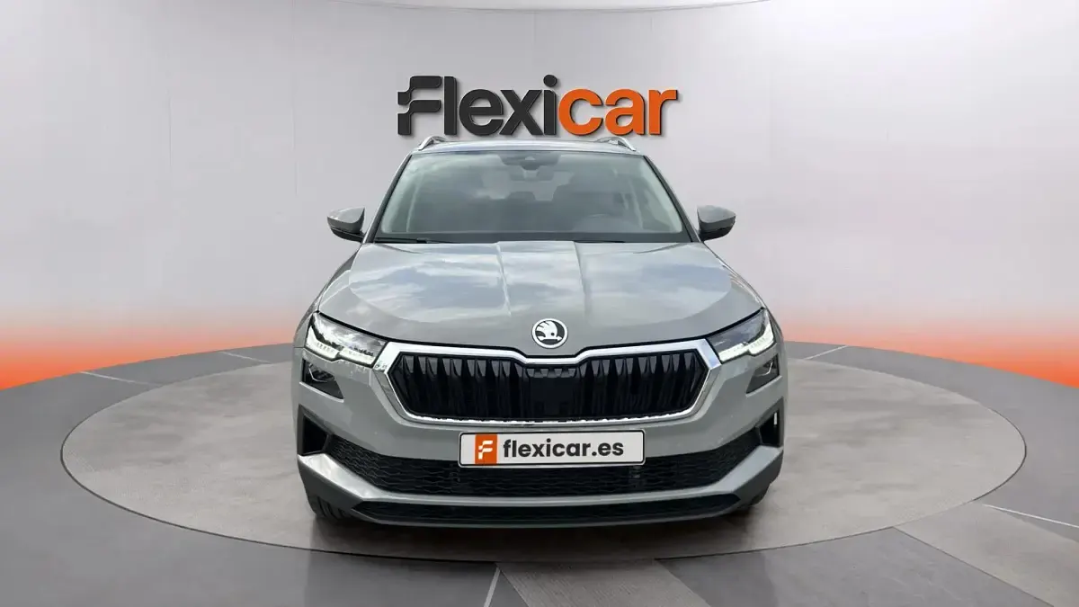 Usado Skoda Karoq Selection 150 CV (110 kW) 2024 Gris SUV