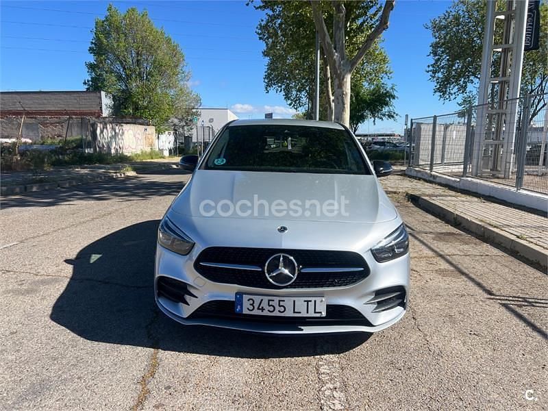 Usado Mercedes B200 150 CV (110 kW) 2021 Gris / plata Utilitario