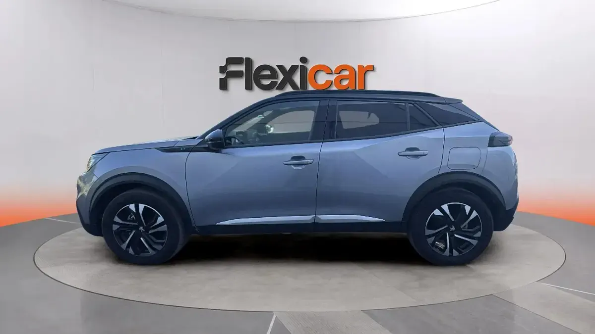 Usado Peugeot e-2008 Allure 100 kW (136 CV) 2022 Gris SUV