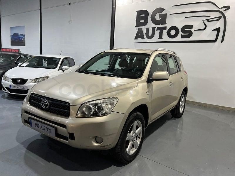 Usado Toyota RAV4 Luna 136 CV (100 kW) 2007 Beige SUV