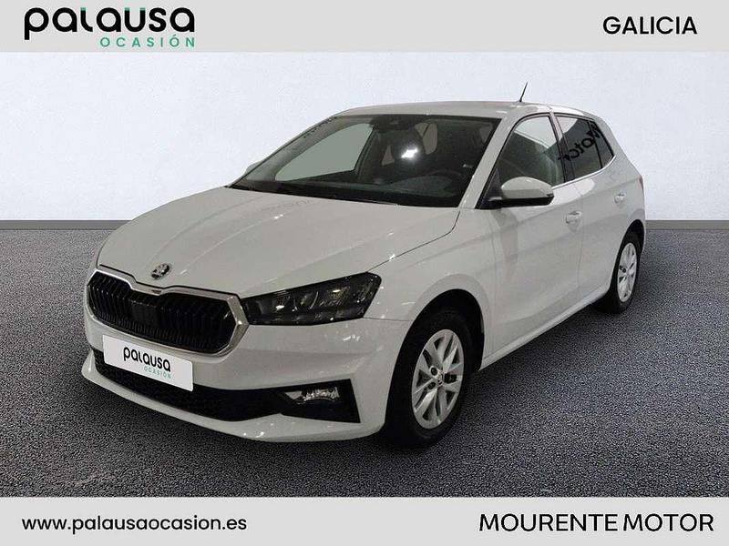 Usado Skoda Fabia Selection 95 CV (69 kW) 2024 Blanco Utilitario