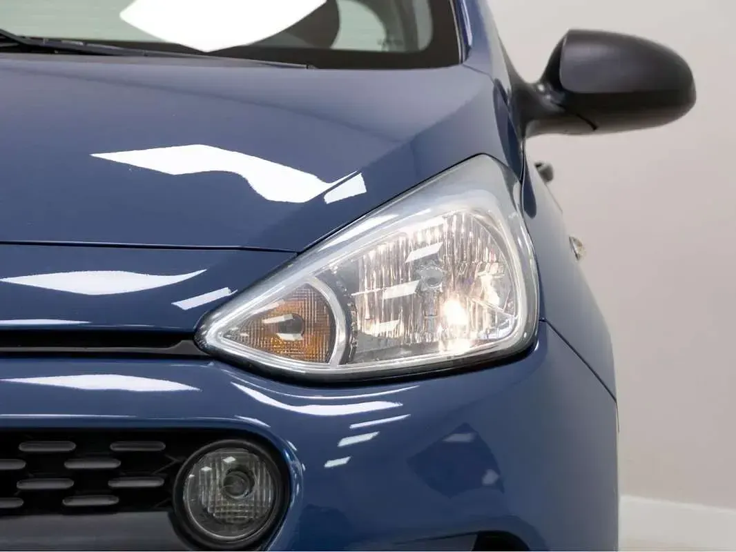 Usado Hyundai i10 67 CV (49 kW) 2017 Azul Utilitario