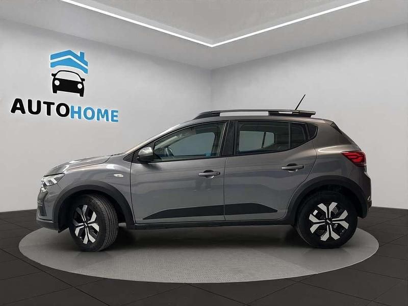 Usado Dacia Sandero Essentiel 91 CV (66 kW) 2025 Gris Utilitario