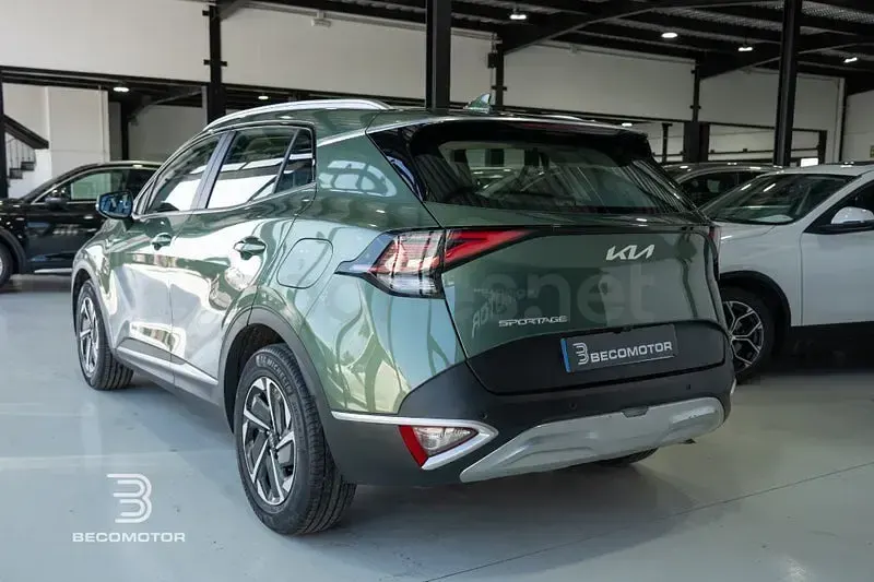 Usado Kia Sportage 136 CV (100 kW) 2024 Verde SUV