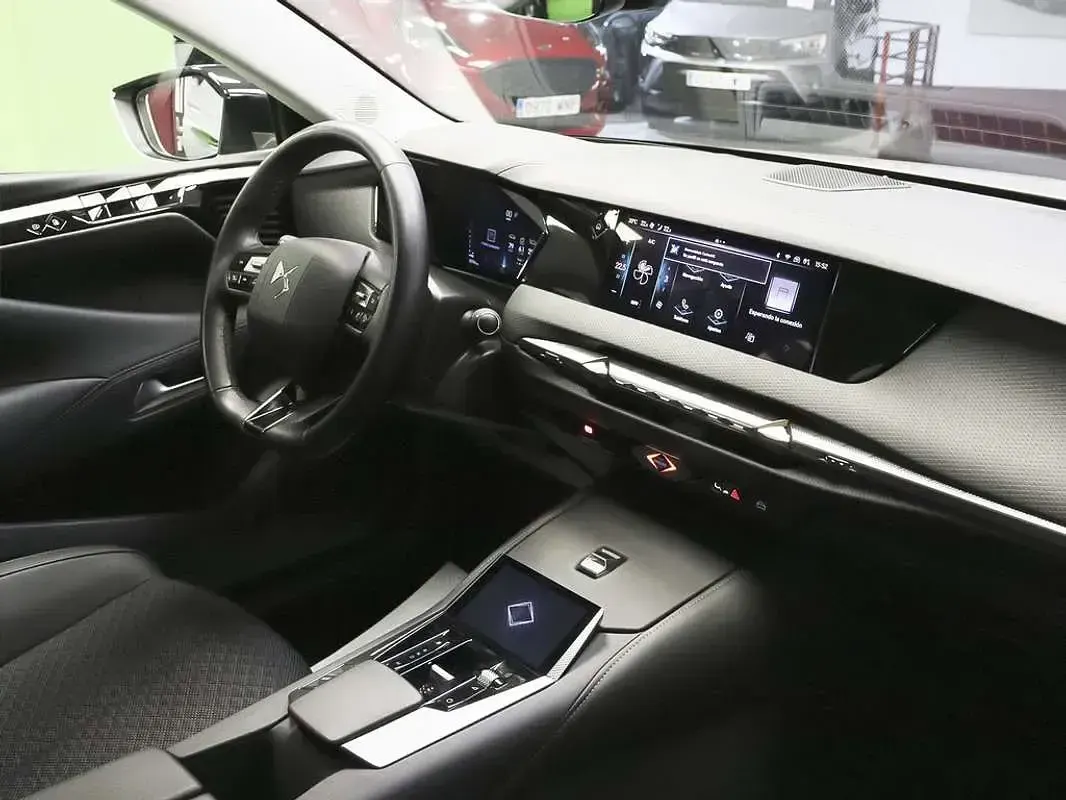Usado DS Automobiles DS4 Trocadero 131 CV (96 kW) 2023 Blanco SUV