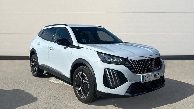 Usado Peugeot 2008 Allure 100 CV (73 kW) 2025 Blanco SUV