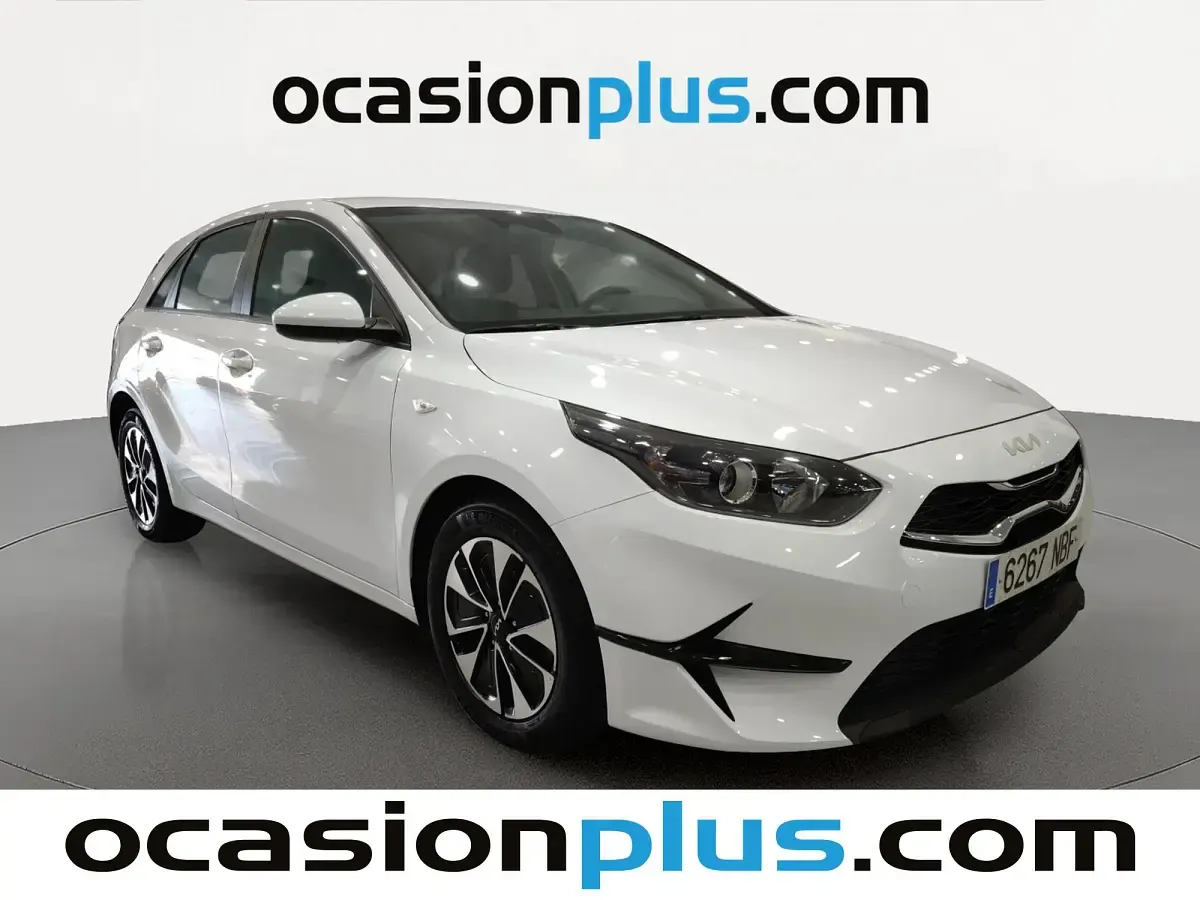 Usado Kia Ceed 101 CV (74 kW) 2025 Blanco Utilitario