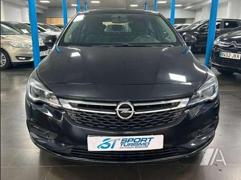 Usado Opel Astra Selective 125 CV (91 kW) 2016 Negro Utilitario