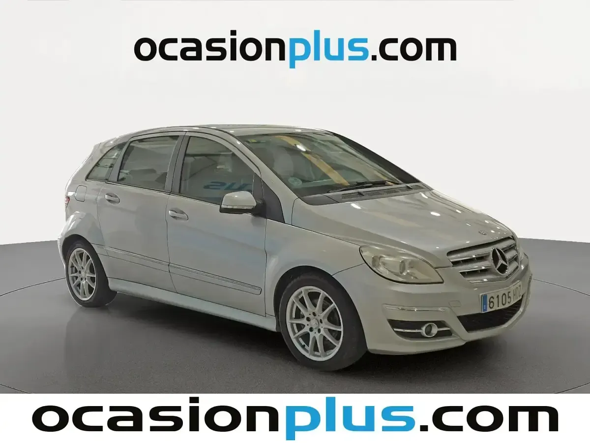 Usado Mercedes B180 109 CV (80 kW) 2011 Gris Utilitario