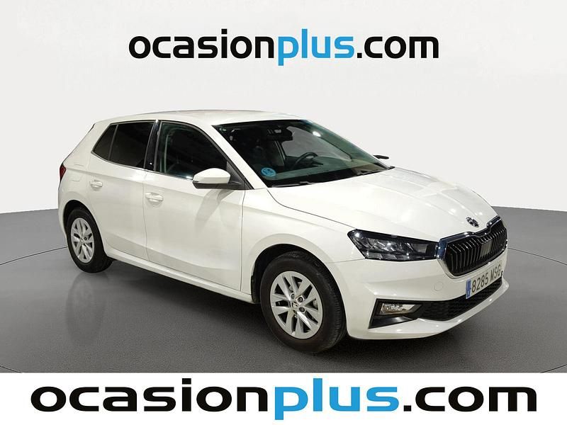 Usado Skoda Fabia Selection 95 CV (69 kW) 2024 Blanco Berlina