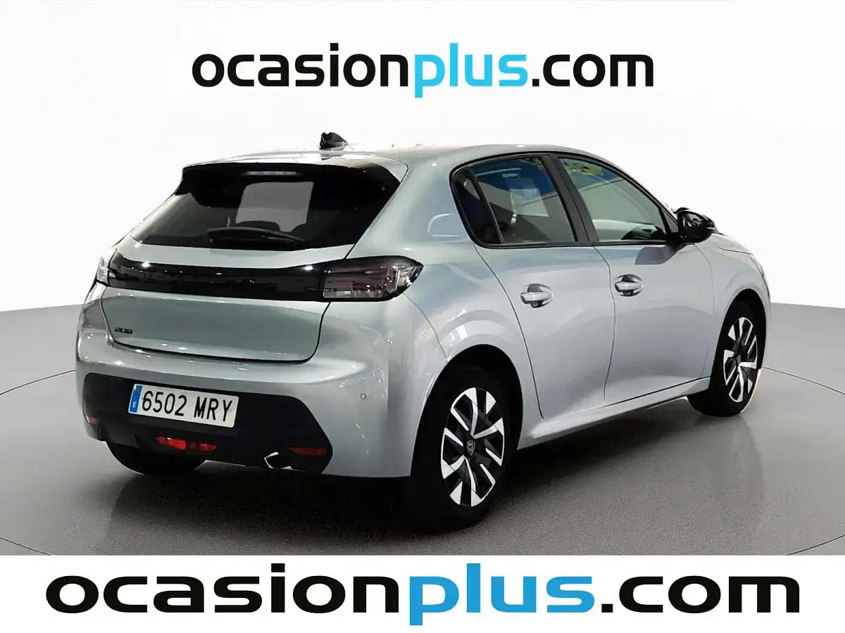 Usado Peugeot 208 Active 102 CV (75 kW) 2024 Gris Utilitario