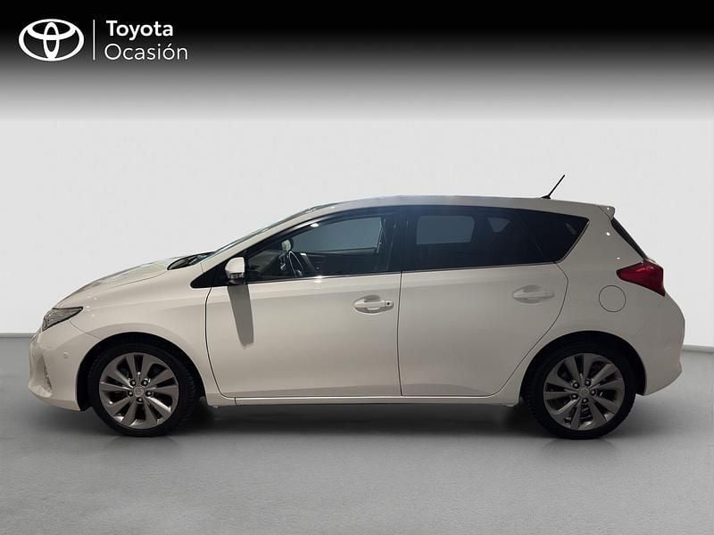 Usado Toyota Auris Skyview Edition 136 CV (100 kW) 2013 Blanco