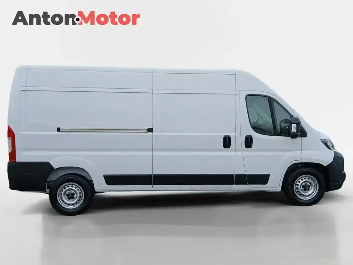 Usado Citroën Jumper 140 CV (102 kW) 2024 Blanco Monovolumen