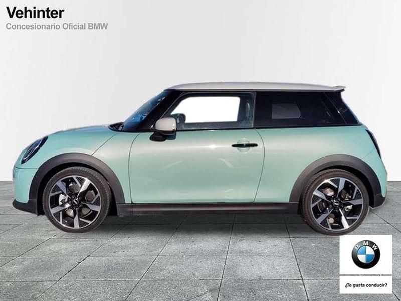 Usado Mini Cooper Essential 204 CV (150 kW) 2024 Verde Utilitario
