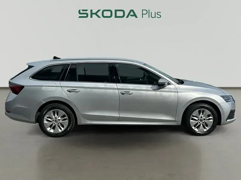 Occasion Skoda Octavia Ambition 150 ch (110 kW) 2023 Gris Berline